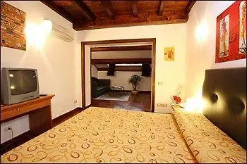 Suite Artis Barberini Roma Pensión