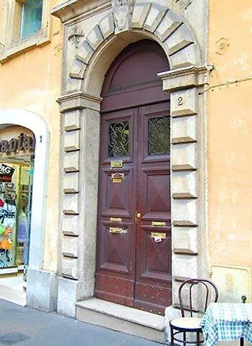 Suite Artis Barberini Rome 3*,